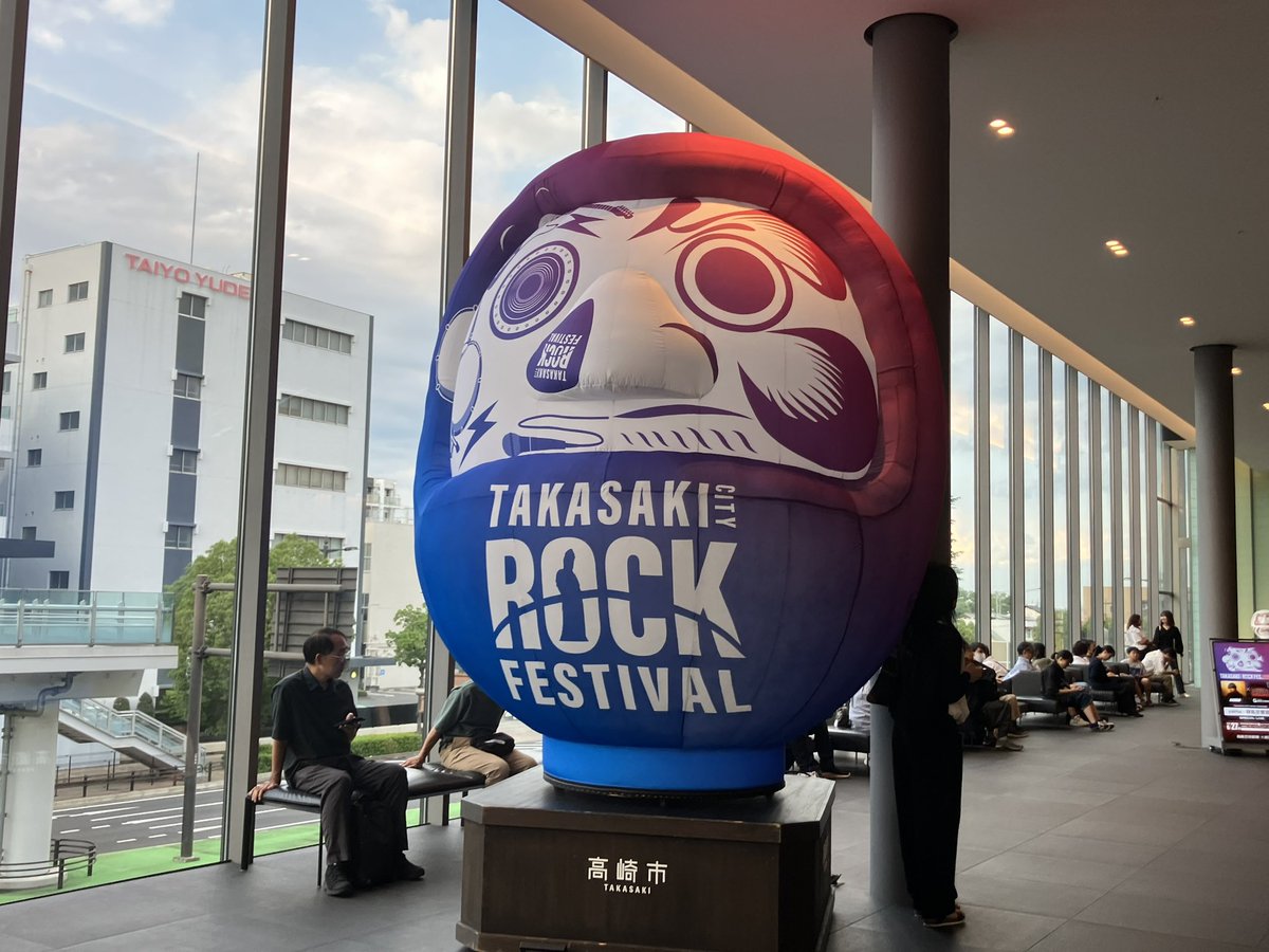 yamaさんが楽しそうに音やリズムに乗って歌う姿とすばらしい音楽に、ずっとにこにこしてしまう素敵な時間でした。

オーケストラの色あざやかさを絵画で例えていらっしゃったのも印象的で、私はいろんな泡や光のある海で泳いでいるようなイメージをもった気がする