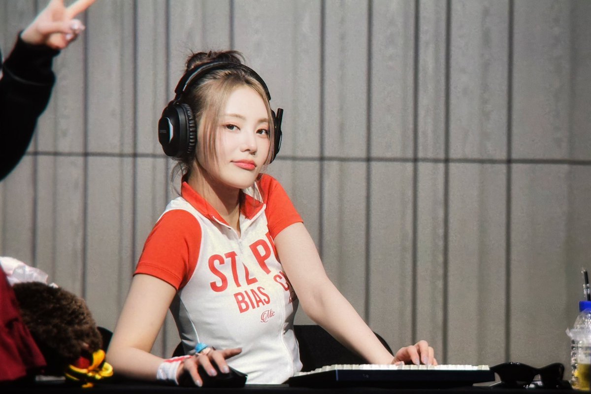 250627
look at who's in my lobby
#진솔 #jinsoul #아르테미스 #ARTMS