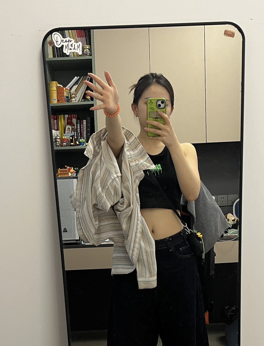 IEEEden's tweet photo. 40度照样出门💅的 https://t.co/oXdLZFDvpt