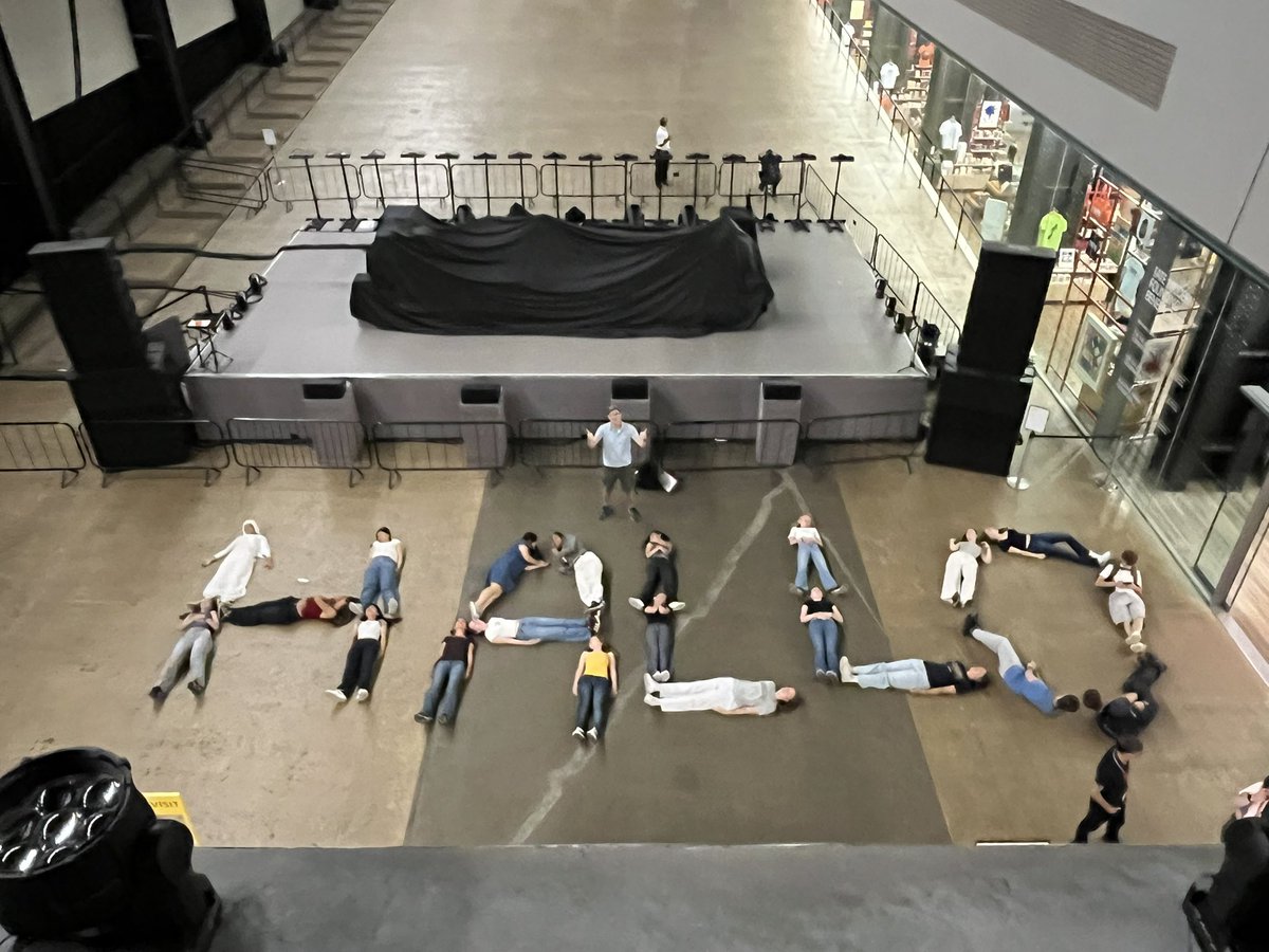 Gordon's German (@gordonsgerman) on Twitter photo German Exchange in full swing. Our modern art installation at the Tate Modern and a lovely day out in London <a href="/GordonsSch/">Gordon's School</a> 🇩🇪♥️🇬🇧 German Exchange in full swing. Our modern art installation at the Tate Modern and a lovely day out in London <a href="/GordonsSch/">Gordon's School</a> 🇩🇪♥️🇬🇧