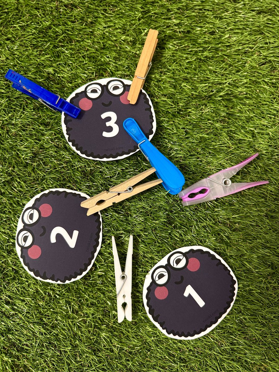 EYFSsdla's tweet image. 🖍️ All set for our third Mini Mark Makers session!
This week’s theme: Incy Wincy Spider 🕷️🌧️☀️
We’ve got fun colouring and handprint activities ready for your little ones to explore, create, and get messy! 🎨🖐️ @ExceedLP @SDLPrimary