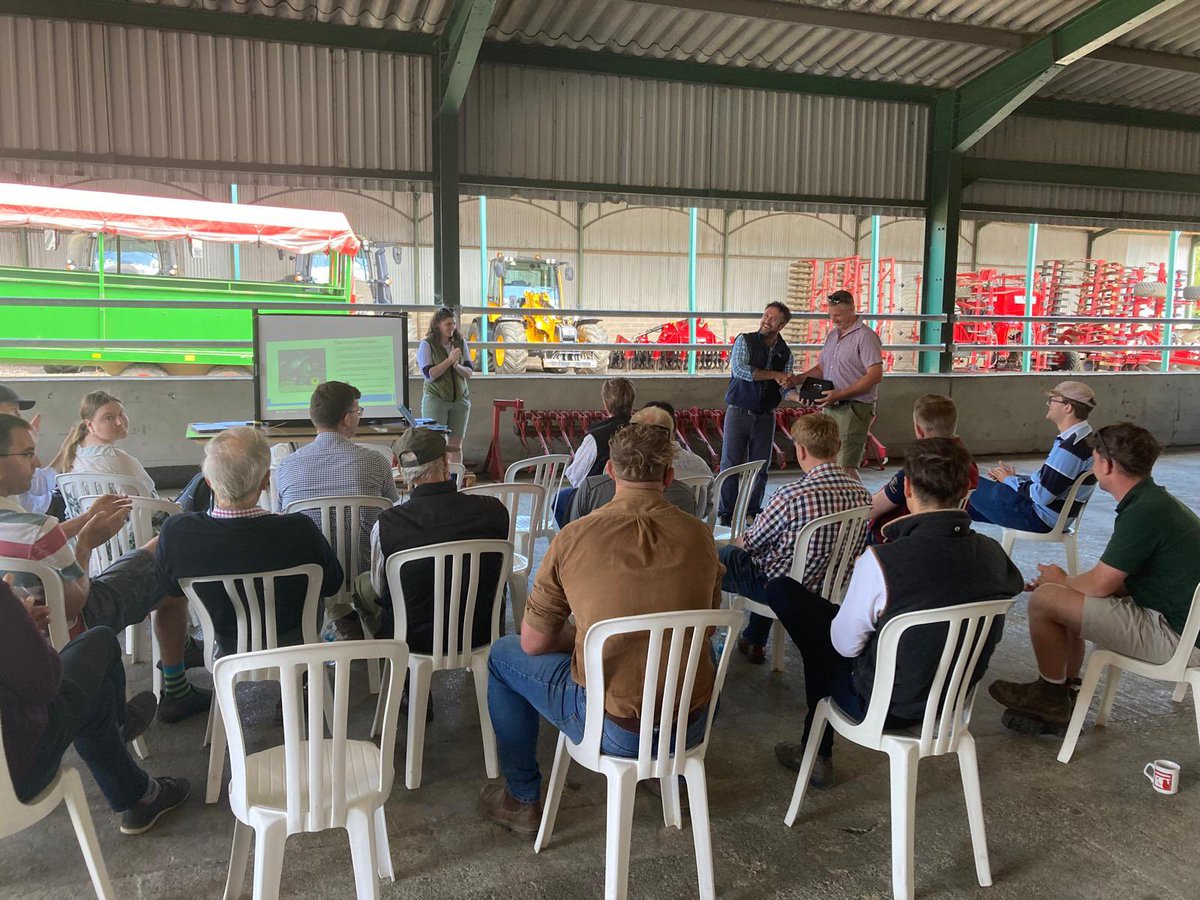 cereals_sw's tweet image. Yesterday we wound up proceedings (for now..) with Andrew at Boddington Estates (Cheltenham MF). A varied day was had drones, endophytes, MANNER NPK, 🍔… Many thanks all! @Syngenta @AHDB_Cereals @Kathrynstyan