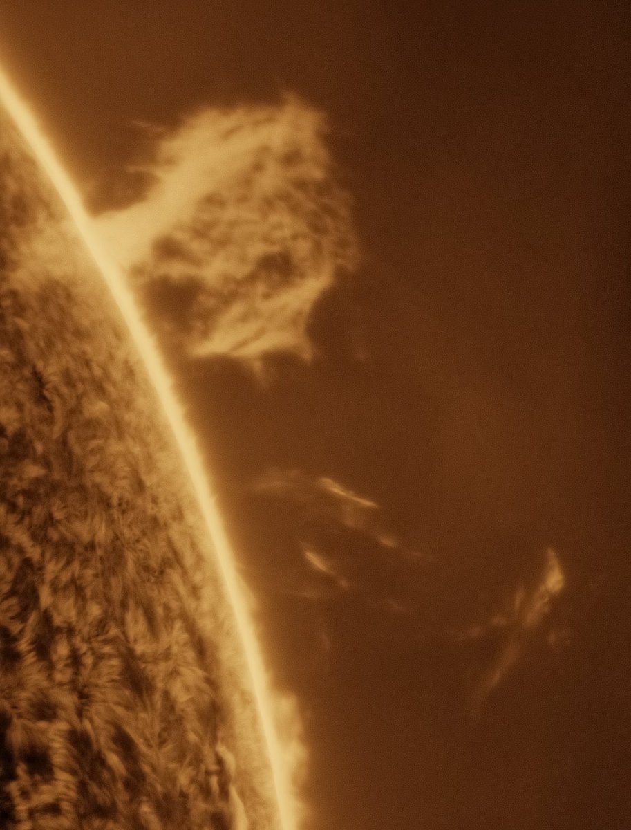 MBerto7's tweet image. Erupción en el limbo oeste del Sol!!
11:53 y 11:58UT

Explore Scientific 127mm f7.5 carbon
Daystar Quark chromosphere 
Player One Apollo-M Mini
Player One ERF S-Series
Svbony UV IR cut