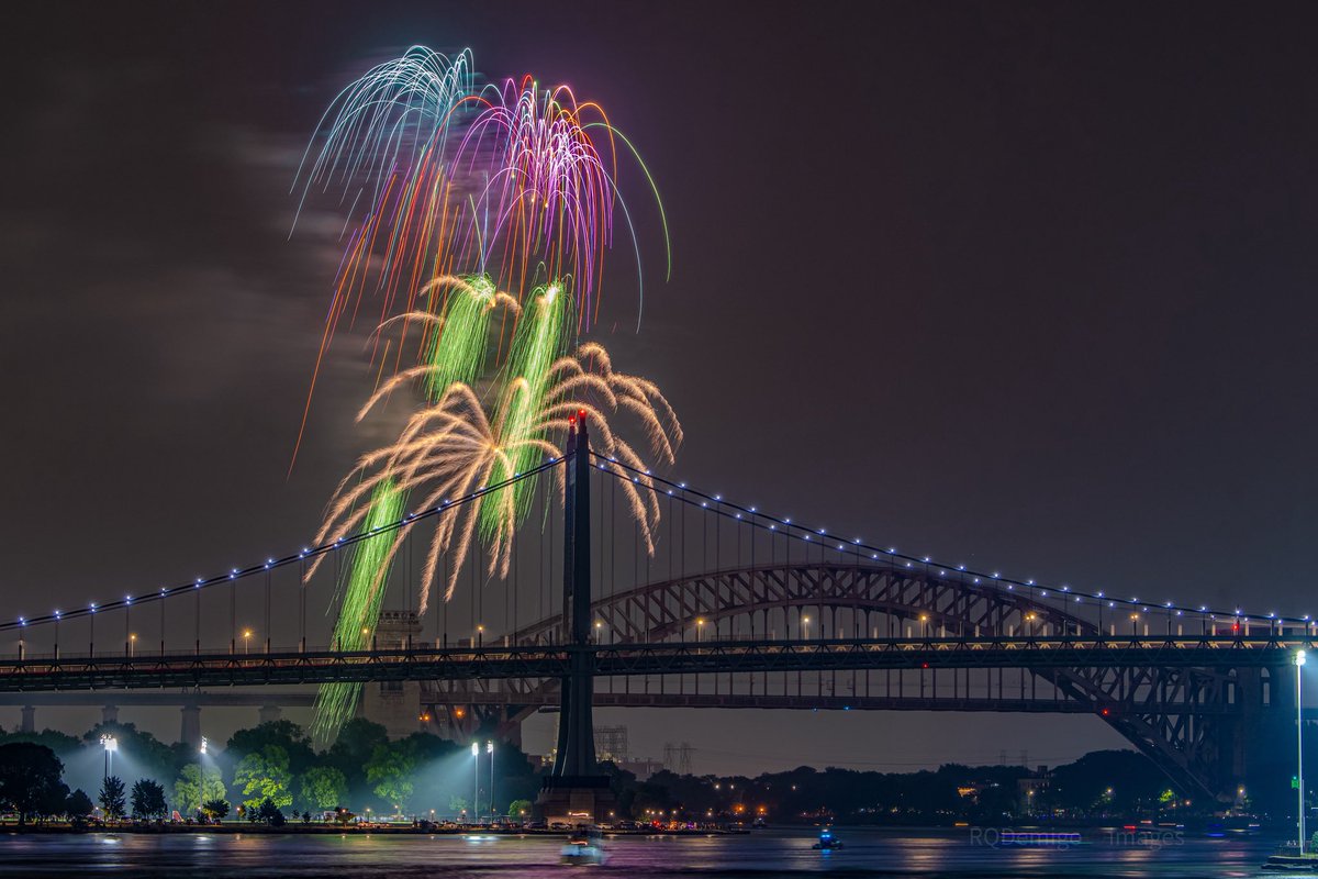 2025 Astoria Park 4th of July Independence Day fireworks 🎆🇺🇸 #fireworks #NewYorkCity
