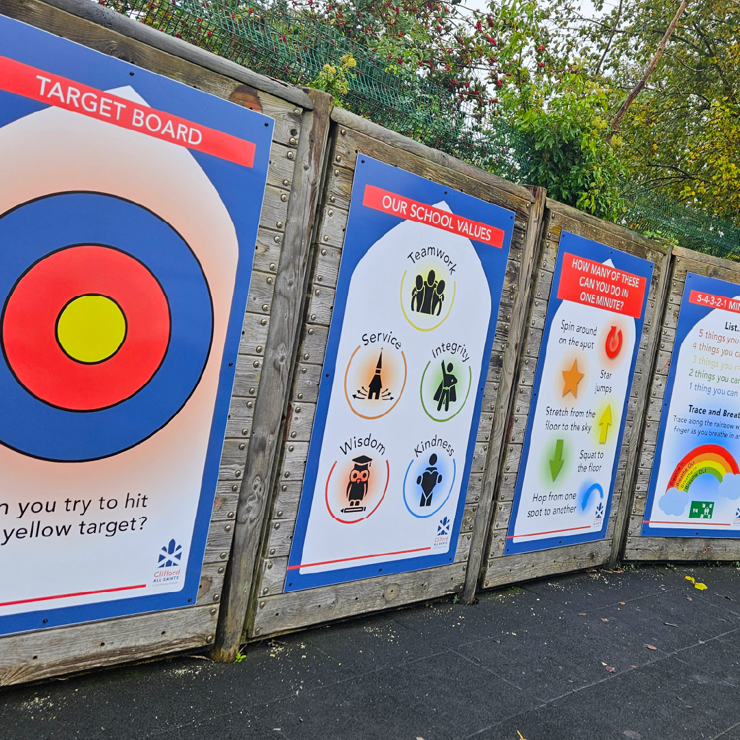 Print_ForSkwls's tweet image. Discover how display boards elevate outdoor learning! Boost confidence, independence, and self-esteem through engaging outdoor play. Create an inspiring space with vibrant, educational designs: ow.ly/Y71z50WhraZ #PrintForSchools #Education #DisplayPrint #OutdoorLearning