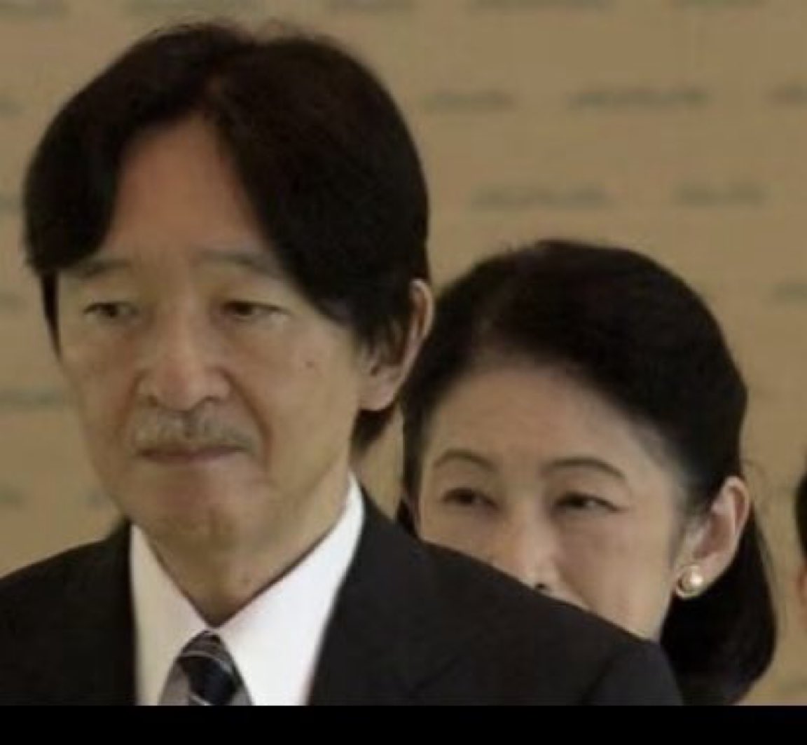 お国から充分なお手当を頂きながら、意味不明な公務や数多くの名誉総裁職で荒稼ぎ。いい加減、お手当の範囲内で生活して欲しいです。国民の生涯年収に近い金額を、１年間で支給されるのですよ。

エトセトラ🇯🇵国民の声