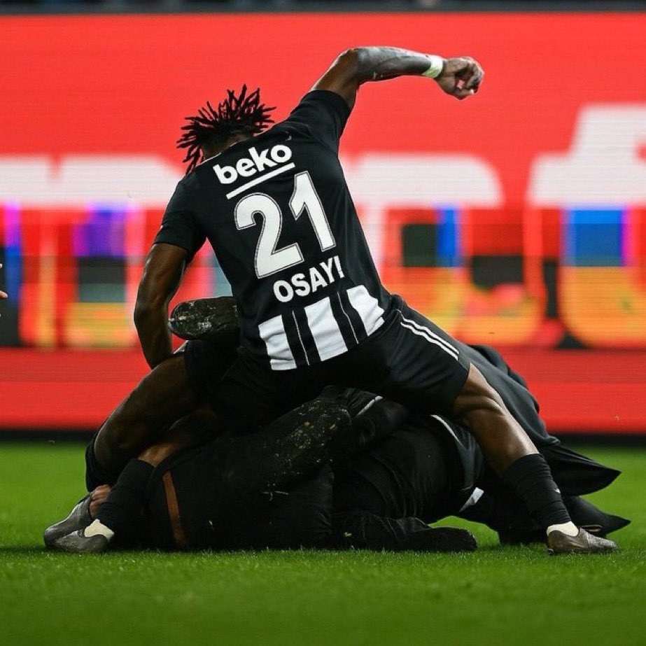 CrossbarUp's tweet photo. Trabzonlu döven topçusu olmayan orusbucuğudur https://t.co/CuD9ekw7pr
