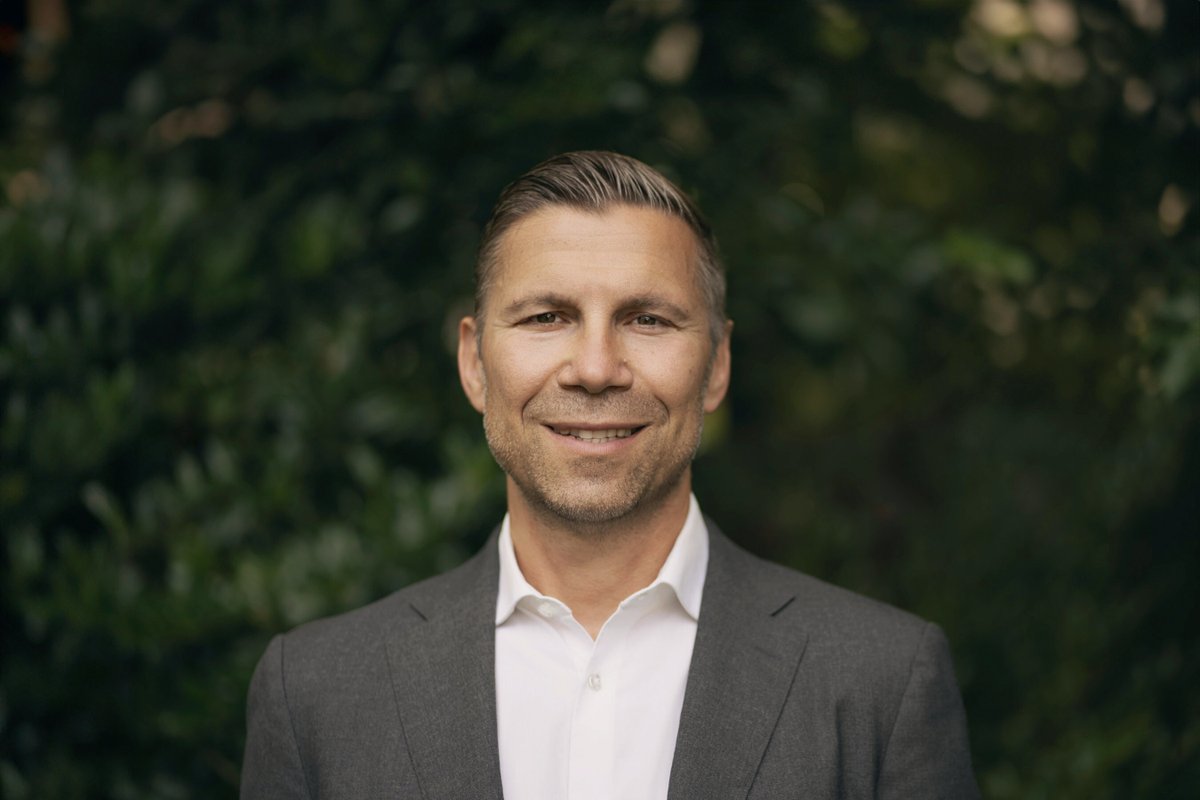 FoodEng's tweet image. Salov Group has appointed Giacomo Campinoti as CEO of its subsidiary, Filippo Berio USA. Campinoti has expertise in the consumer packaged goods industry and with innovation.

Learn More: brnw.ch/21wTJnd

#NewCEO #CEOAppointment #ConsumerPackagedGoods

📷: Filippo Berio