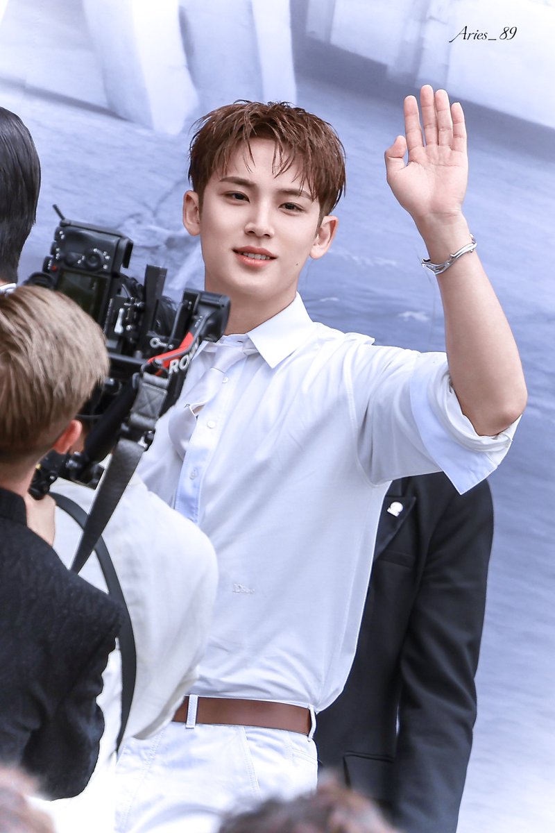 _Aries_1789's tweet image. MINGYU REIGNS DIOR HOMME PFW
#MINGYUxDiorSummer26 #DiorSummer26 
#민규 #MINGYU #세븐틴 #SEVENTEEN

@dior @pledis_17