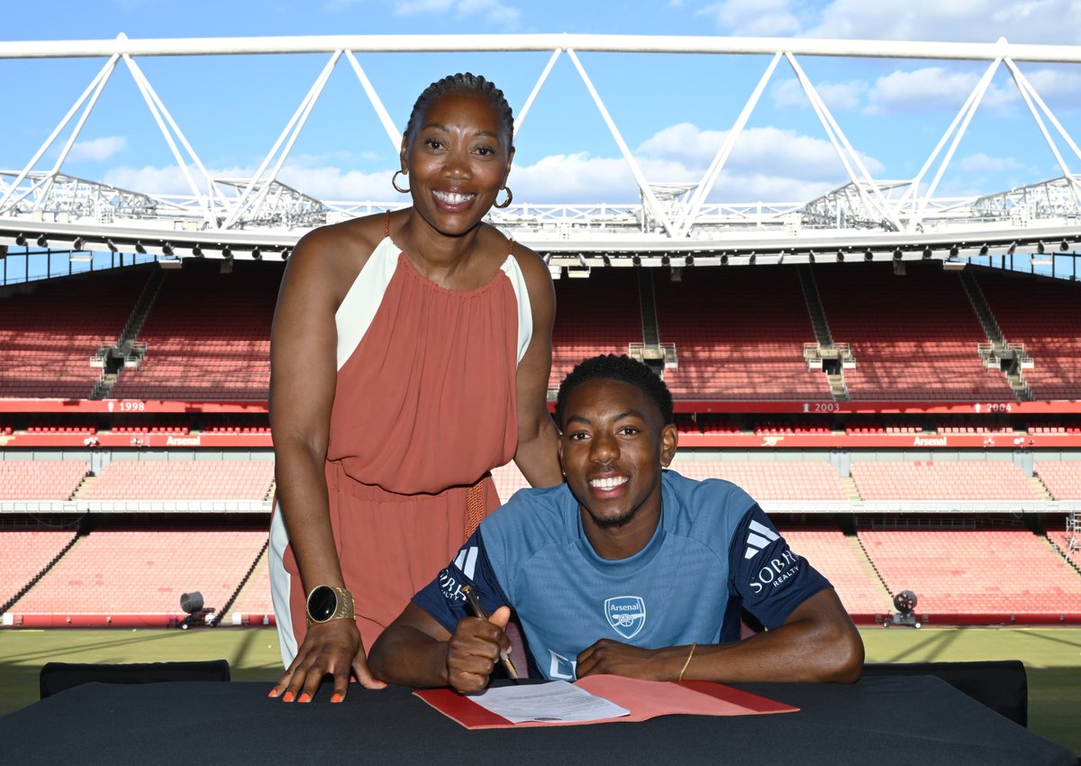 Analytics FC tweet media