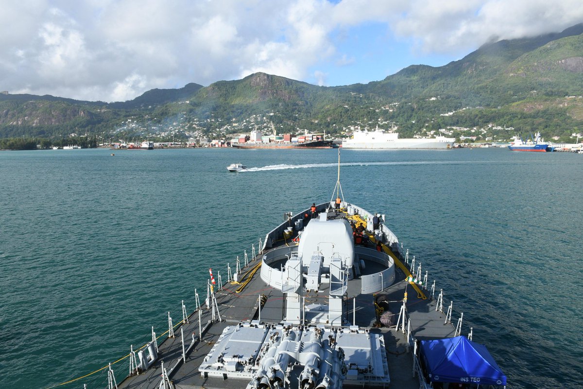indiannavy's tweet photo. #INSTeg stealth frigate of the #IndianNavy arrived at Port Victoria, Seychelles on #26Jun 25 during ongoing operational deployment in the IOR.
The CO & ship's crew interacted with the Chief of Defence Force, Seychelles People’s Defence Forces @SeyDefence, HCI @hci_seychelles & other functionaries, strengthening #India-#Seychelles camaraderie, mutual cooperation & bilateral ties.
🇮🇳-🇸🇨 #BridgesofFriendship
@IN_WNC
https://t.co/ZkZnB0Jazf