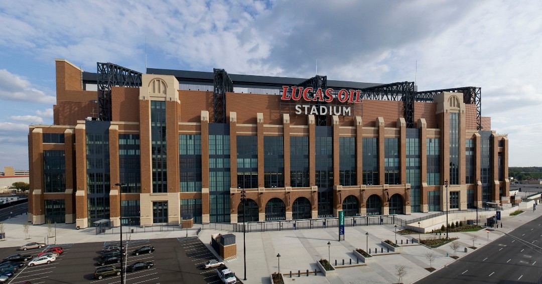 LucasOilStadium's tweet image. Beauty is in the details, and Lucas Oil Stadium has plenty of them! From the 9,100 pieces of exterior glass to the 16,000 tons of steel used in construction, every inch of this stadium is crafted to perfection. So much to love! #LucasOilStadium #FunFacts  #BestStadiumEver…