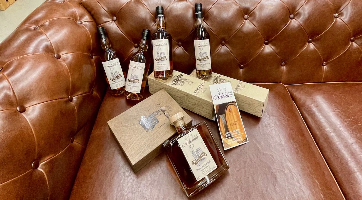 Pina Colada, oder ein Glace mit Chocolats-Rum, oder 
Wer denkt schon an Weihnachten?
Genau in 6 Monaten ist es wieder soweit.
Passend dazu:
Sporer Mango-Orangenpunch… oder vorher noch den Otto London Dry Gin, auch von Sporer Manufaktur aus Salzburg.