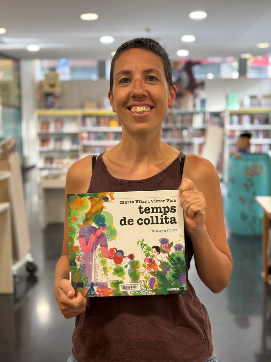 bmanresaab's tweet image. Avui #mésquellibres de #bibliotequesdeManresa 📖 “Temps de collita: un any a l’hort” / Marta Vilar i Víctor Visa @CombelEditorial 🙌📚 un llibre que apropa l’activitat dels horts als nens i nenes 👏🔝

Recomanació aquí 👉 tuit.cat/Nw2sw 

#prescripciólectora #Manresa