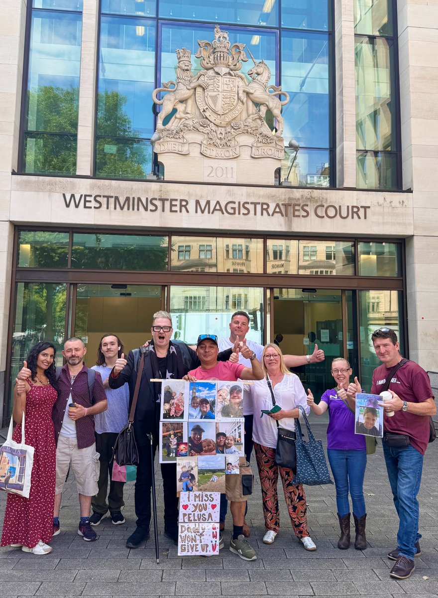 F4JOfficial's tweet image. Great to see the F4J crew at Westminster Magistrate’s Court today for the trial of protesting Father Xmas Chris Todd. Thank you all for coming. Case adjourned! Full report later. Matt O’C #ChristmasTree #TrafalgarSquare #F4J #Fathers4Justice #FathersRights