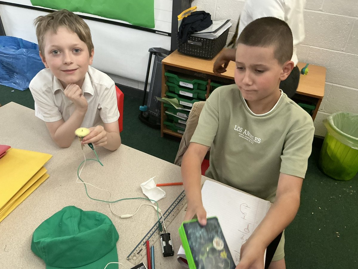 We’ve been drawing, predicting and testing circuits to see whether they are complete or incomplete. <a href="/StMargarets_/">St Margaret's Anfield CE Primary</a> #SMAScience