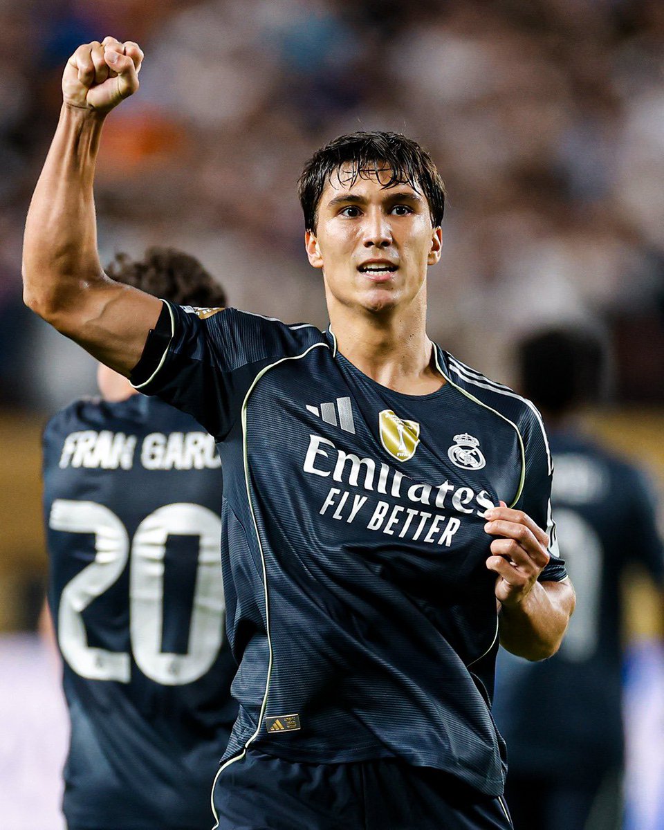 CDM des clubs : Un Real Madrid convaincant file en 8e de finale

Très déterminé, le Real Madrid fait couler le navire du RB Salzburg (3-0) pour l’ultime rencontre de la phase de groupes. Vinicius Junior (40’), Federico Valverde (45’+3) et Gonzalo Garcia (84’) se sont illustrés.