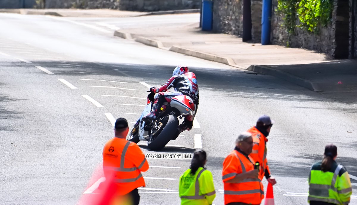 <a href="/rabbit351/">Chris Moore</a> out of Governor's Dip🇮🇲 #TT2025 #IOMTT104 🧡 <a href="/iomttmarshals/">iomttmarshals</a>