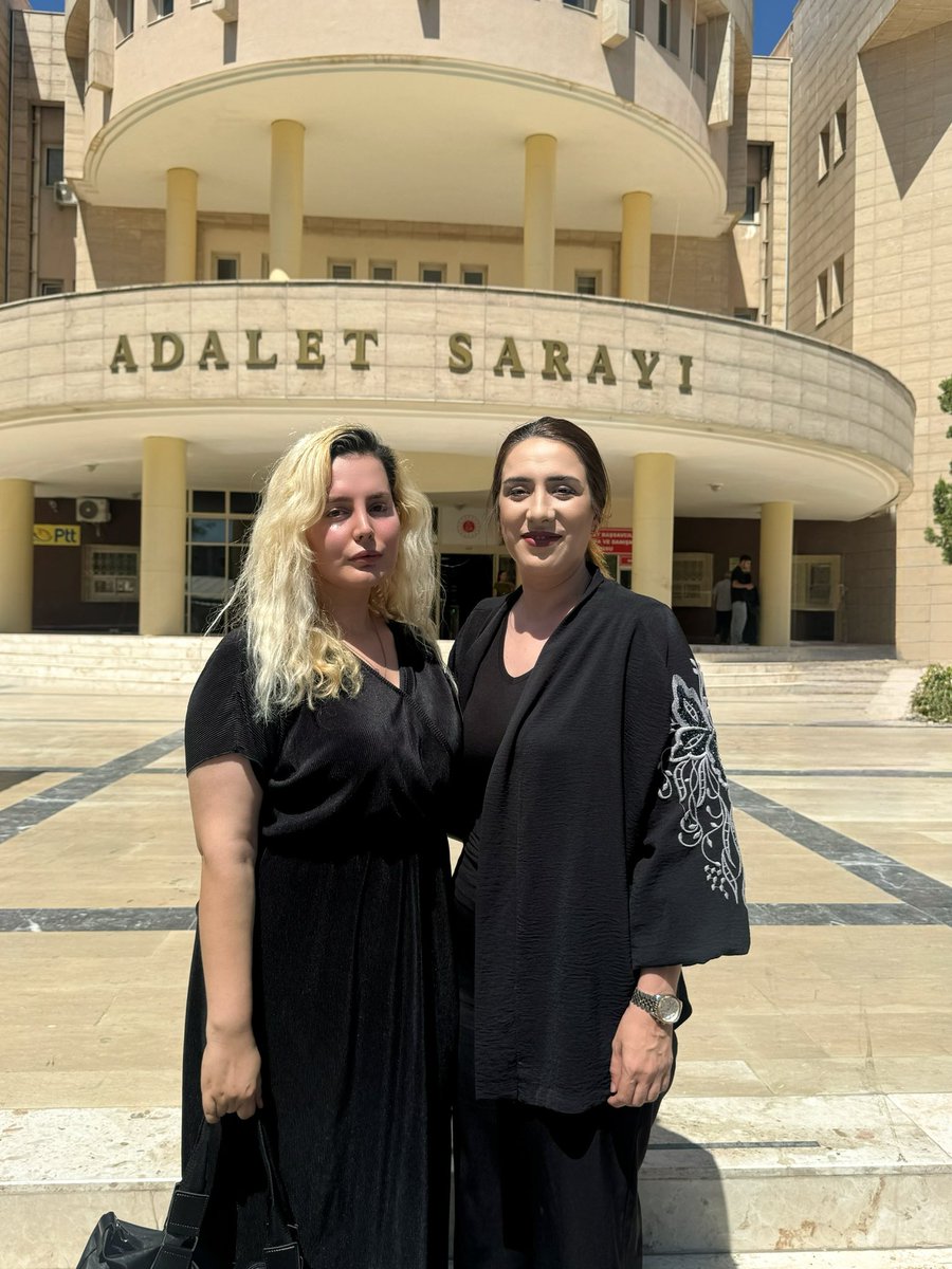 Erbil AYDINLIK (@erbilaydnlkchp) on Twitter photo Çocuk Susar, Kadınlar Konuşur: Adalet Dayanışmayla Geldi!
14 yaşındaki çocuğu istismar eden kişiyi ifşalayan ve bundan dolayı yargılanan <a href="/gizeminecetiner/">Emine Gizem ÇETİNER</a> beraat etti. Bu cesur mücadelede Emine’yi asla yalnız bırakmadık, bırakmayacağız. Bu dava sadece hukuk değil, direniş ve Çocuk Susar, Kadınlar Konuşur: Adalet Dayanışmayla Geldi!
14 yaşındaki çocuğu istismar eden kişiyi ifşalayan ve bundan dolayı yargılanan <a href="/gizeminecetiner/">Emine Gizem ÇETİNER</a> beraat etti. Bu cesur mücadelede Emine’yi asla yalnız bırakmadık, bırakmayacağız. Bu dava sadece hukuk değil, direniş ve