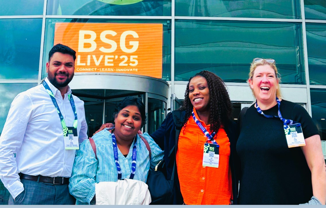 endoscopy_META's tweet image. Meeting friends old and new at BSG! @helenlivett
