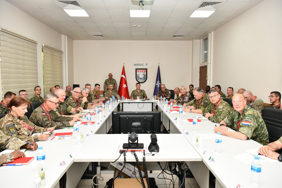 LANDCMD's tweet image. 🔹 11th GRF(L) Chiefs of Staff Conference 16-17 June 2025 | Istanbul, Türkiye 🇹🇷
From scaling forces to cracking the mass and momentum to counter an adversary, NATO's Chiefs of Staff came together to drive innovation, agility and operational advantage.
Thanks to NRDC-Türkiye for…