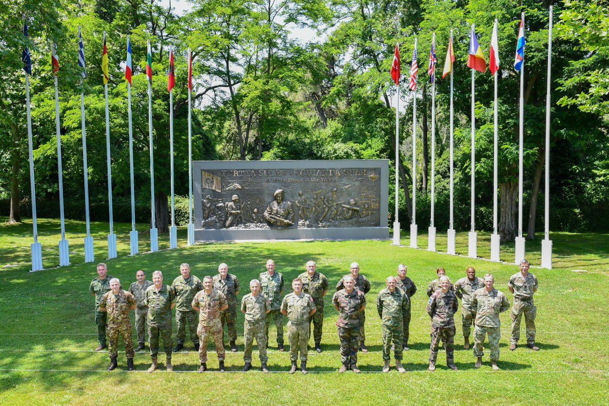 LANDCMD's tweet image. 🔹 11th GRF(L) Chiefs of Staff Conference 16-17 June 2025 | Istanbul, Türkiye 🇹🇷
From scaling forces to cracking the mass and momentum to counter an adversary, NATO's Chiefs of Staff came together to drive innovation, agility and operational advantage.
Thanks to NRDC-Türkiye for…