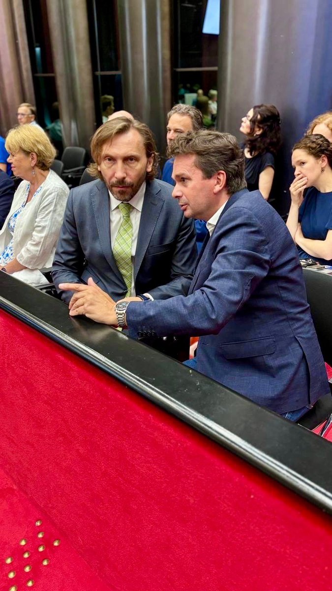 Ludovic Rochette (@ludovicrochette) on Twitter photo J’ai pu échanger ce matin avec Serhii Esaulov, consul d’Ukraine en France. Je lui ai assuré du soutien des maires de la Côte-d’Or. <a href="/l_amf/">AMF | Association des maires de France</a> <a href="/PresidentAmf/">Président de L’AMF</a> J’ai pu échanger ce matin avec Serhii Esaulov, consul d’Ukraine en France. Je lui ai assuré du soutien des maires de la Côte-d’Or. <a href="/l_amf/">AMF | Association des maires de France</a> <a href="/PresidentAmf/">Président de L’AMF</a>