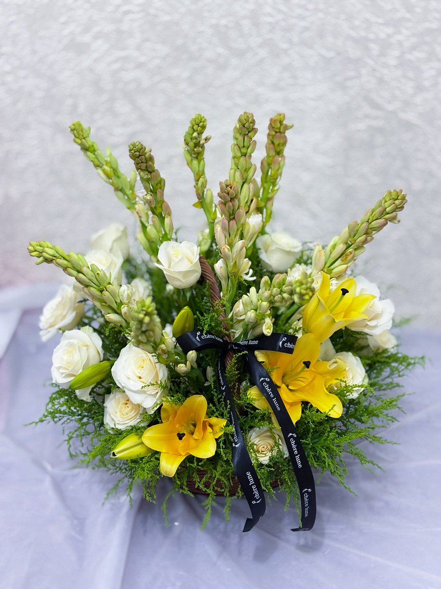 Alhamdulillah kembali bs merangkai setelah kmrn ‘nolak’ 4 orderan dan refund 1 orderan krn ga bs ngerjain, khawatir kecewa sm hasilnya. 

Semoga Tuhan memudahkan apa yg kurasa sulit dan melapangkan apa yg kurasa sempit