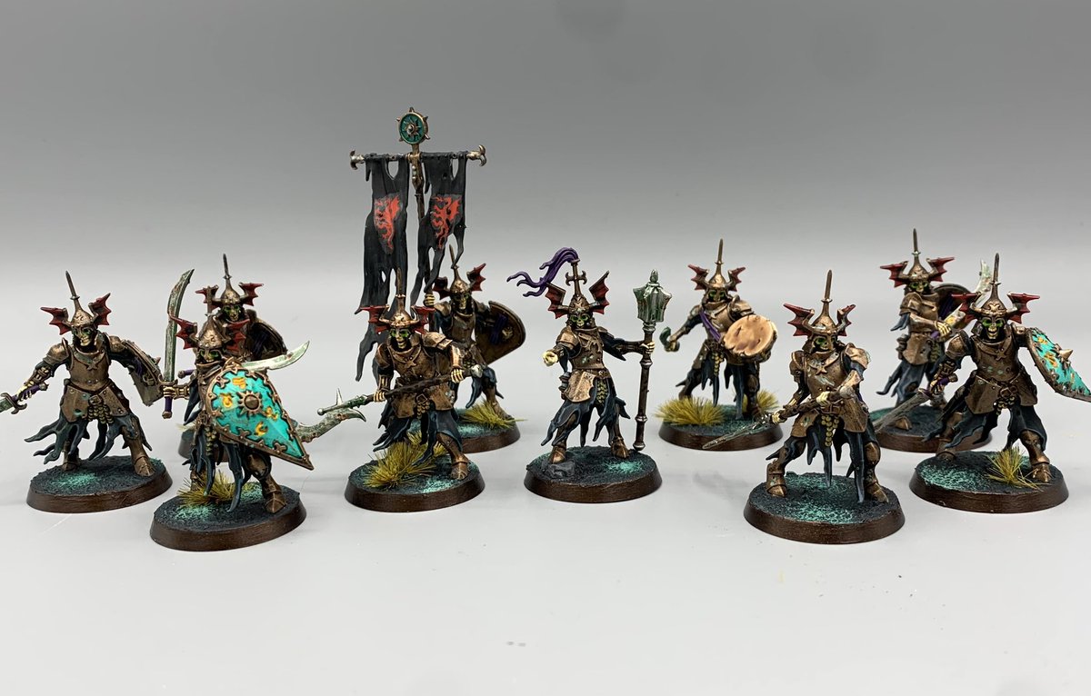 Some Barrow Guard have risen from the depths of my painting table! 🦴 💀 
#warhammercommunity #paintingwarhammer #paintingminiatures #ageofsigmar #warhammer