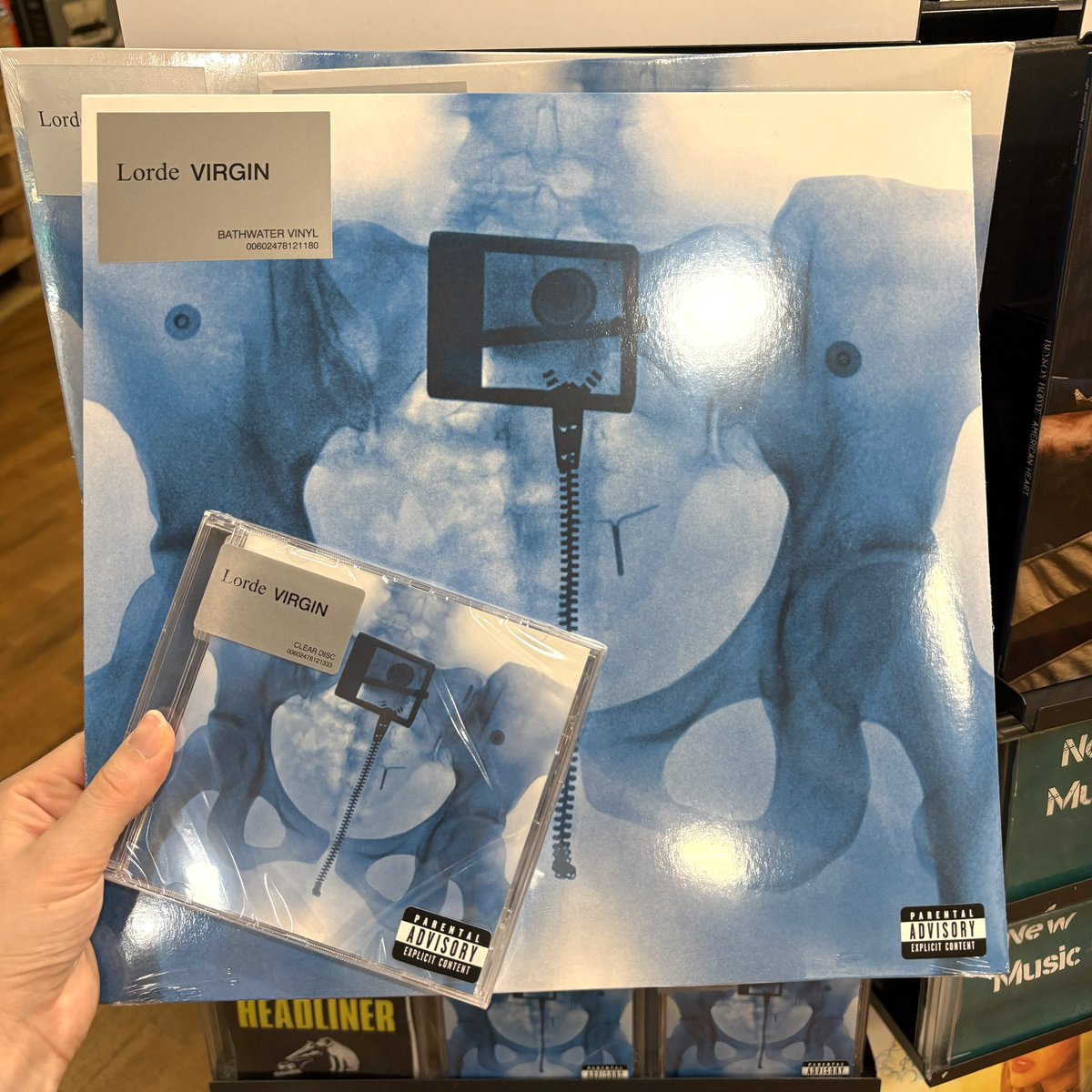 🎵 NEW MUSIC 🎵

Brand new from our latest #hmvHeadliner Lorde is back with ‘Virgin’! 🥳

Available on CD and #hmvExclusive Bathwater Vinyl, as well as standard black vinyl! 🛁

#lorde #lordevirgin #virgin #newmusicfriday