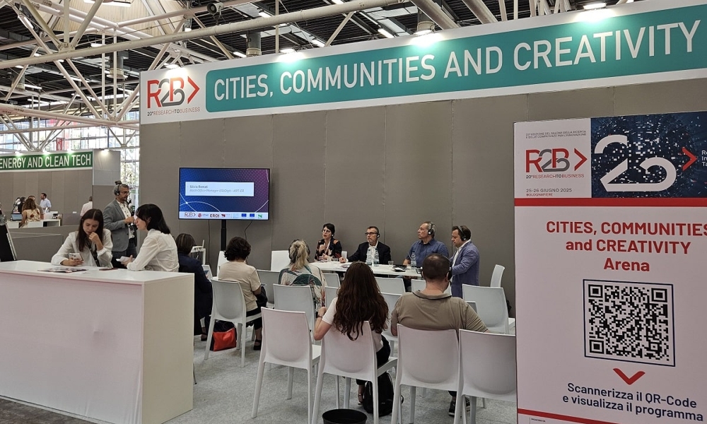 LaSpola1's tweet photo. L’esperienza di Carpi al Salone della Ricerca di Bologna https://t.co/WUDjCuMA3h @LapamFedMORE @ConfindustriaEM @CamComModena @DemocenterSipe #ForModena @ComuneCarpi @CarpiFashionSys https://t.co/d6cY4OqUEB