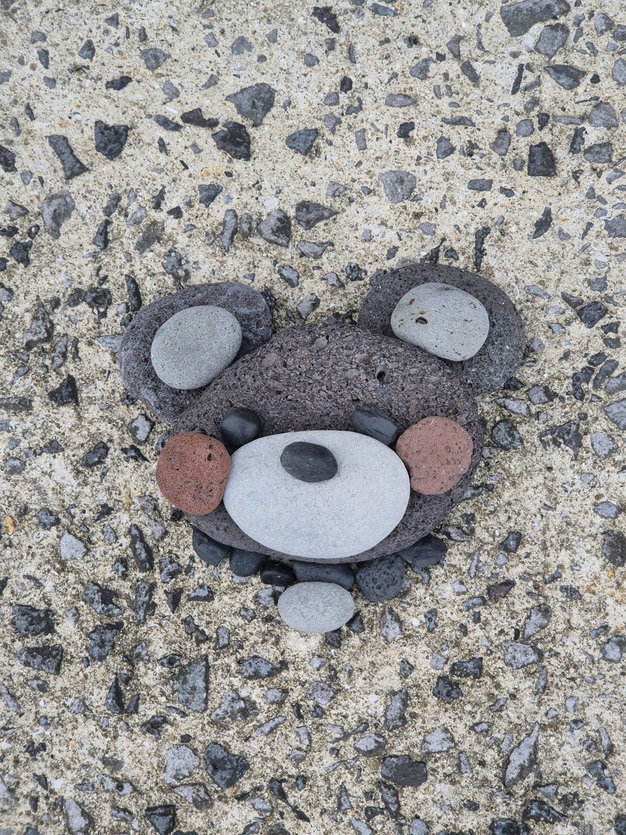 요즘은 바다가면
이러구 논다길래 한번 해봄
돌강쥐~