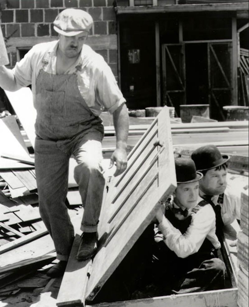 Laurel & Hardy News (@laurelhardynews) on Twitter photo Knock, knock... Who's there?
#LaurelAndHardy
#StanAndOllie
#StanLaurel
#OliverHardy
#BusyBodies
<a href="/ArthurStanleyJ/">Arthur Stanley Laurel Jefferson</a>
<a href="/ONorvellHardy/">Oliver Norvell Hardy</a> Knock, knock... Who's there?
#LaurelAndHardy
#StanAndOllie
#StanLaurel
#OliverHardy
#BusyBodies
<a href="/ArthurStanleyJ/">Arthur Stanley Laurel Jefferson</a>
<a href="/ONorvellHardy/">Oliver Norvell Hardy</a>