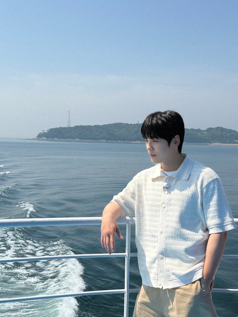 official_SEESUN's tweet photo. [#김정현]

오늘 밤 10시
KBS2 <가는정 오는정 이민정>에서 만나요!

#KimJungHyun #가는정오는정이민정 #KBS2 https://t.co/7LuqKxrMg7