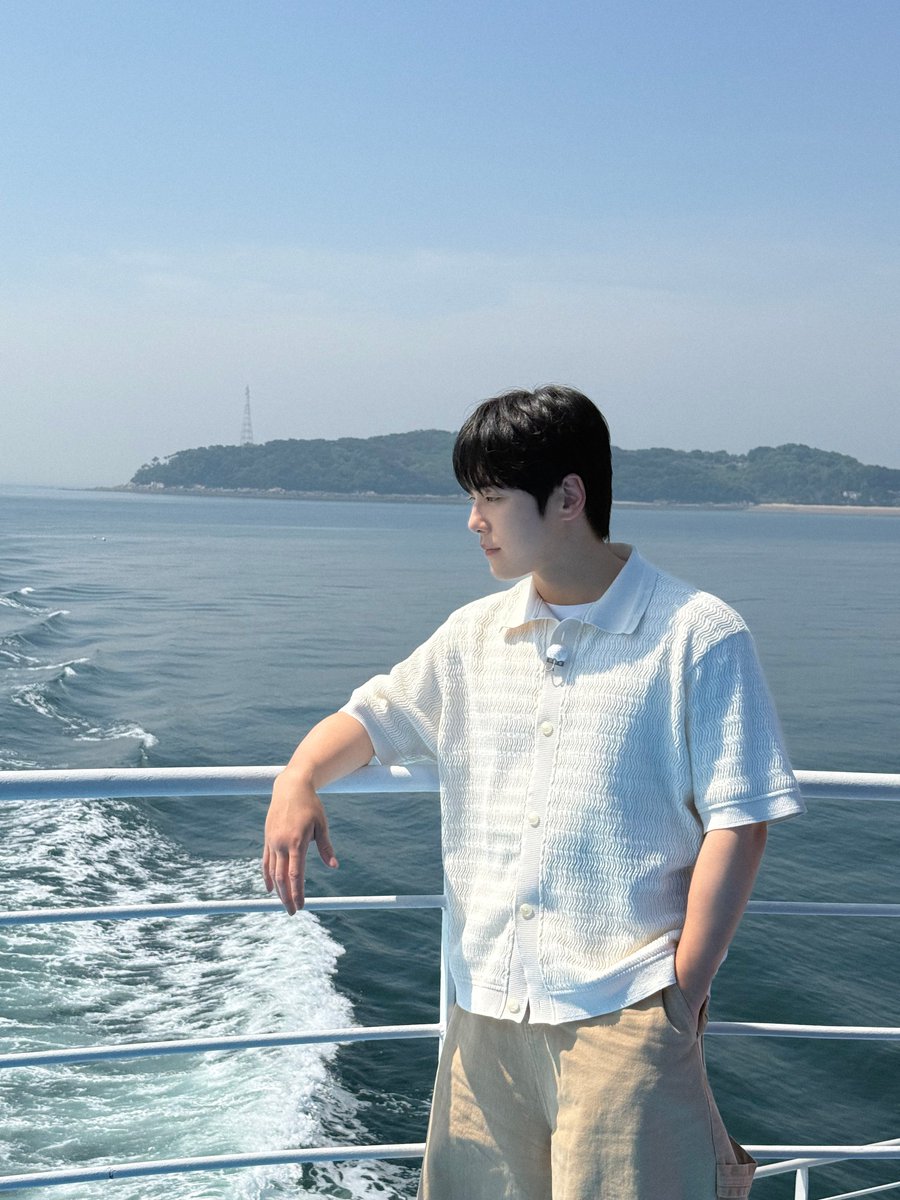 official_SEESUN's tweet photo. [#김정현]

오늘 밤 10시
KBS2 <가는정 오는정 이민정>에서 만나요!

#KimJungHyun #가는정오는정이민정 #KBS2 https://t.co/7LuqKxrMg7