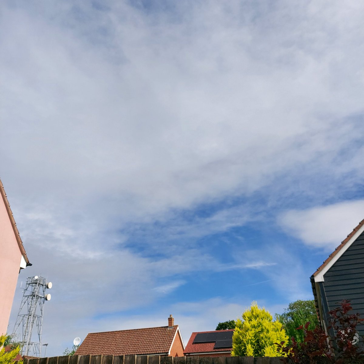 sisterhaze's tweet image. Watton Norfolk #TheClearSkiesMovement #chemtrails #sunBlocking