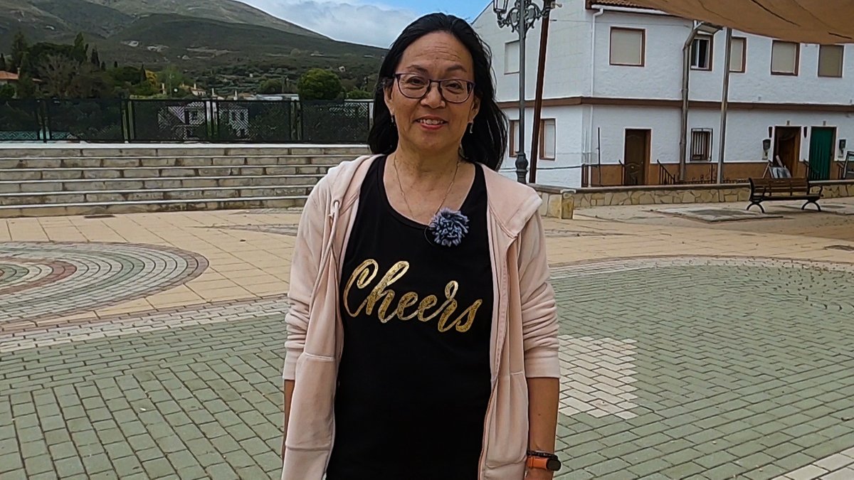 💃 Sylvia nació en Holanda, pero sus raíces familiares son de Indonesia y su corazón, de Játar (Granada).

🎶 Llegó a España con una beca para estudiar baile y hoy, 30 años después, da clases de danza y castañuelas. 

🗓 Domingo 29 de junio
🕰 A las 12:13 h en <a href="/canalsur/">CanalSur</a>