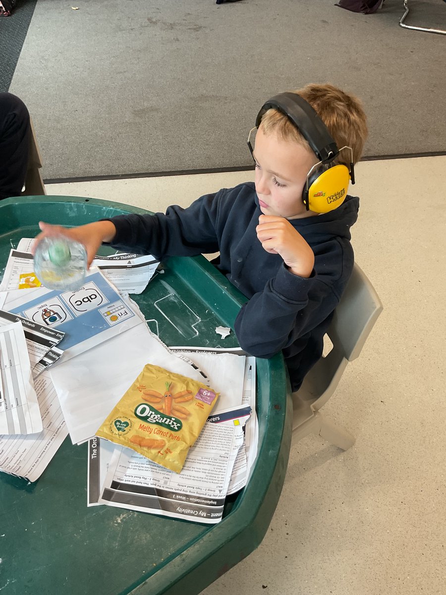 Orchards_School's tweet image. Meadows 3 have been doing a fantastic job sorting the rubbish bin and building their recycling skills — great teamwork and care for the environment! 💚👏 @BrrightFuturesET

#Meadows3 #EcoWarriors #RecyclingHeroes #HelpingOurPlanet #EarlyYearsEcoSkills #LearningForTheFuture