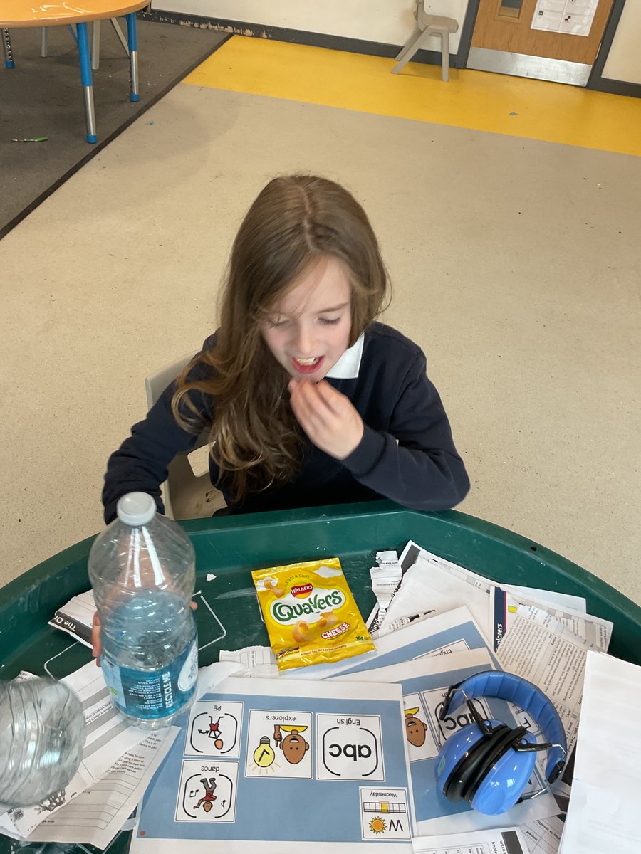 Orchards_School's tweet image. Meadows 3 have been doing a fantastic job sorting the rubbish bin and building their recycling skills — great teamwork and care for the environment! 💚👏 @BrrightFuturesET

#Meadows3 #EcoWarriors #RecyclingHeroes #HelpingOurPlanet #EarlyYearsEcoSkills #LearningForTheFuture