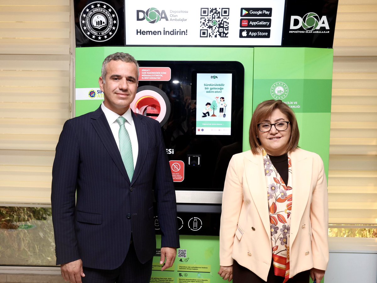 Ülkemizde Depozito Yönetim Sistemi'ni hayata geçirmek üzere bugün de #Gaziantep'teyiz.

🇹🇷♻️ Türkiye’nin bu çevre dostu güçlü adımına desteklerinden dolayı;

Gaziantep Valimiz Sn. Kemal Çeber'e (<a href="/kemalcebervali/">Kemal Çeber</a>) ve Gaziantep Büyükşehir Belediye Başkanımız Sn. Fatma Şahin'e