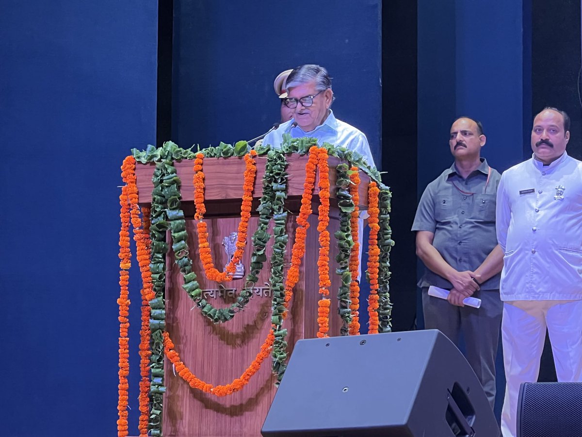 sarveshkaushal's tweet photo. Punjab Raj Bhawan,
Chandigarh : June 27,  2025
It was a pleasure attending the annual function of charitable NGO - Sa mkalpa, engaged in hand-holding and coaching civil services aspirants of northern States. Love to be a part of them. #IAS #PCS #HCS #NGO #Samkalp #Punjab #Haryana https://t.co/gvymk2KUO9