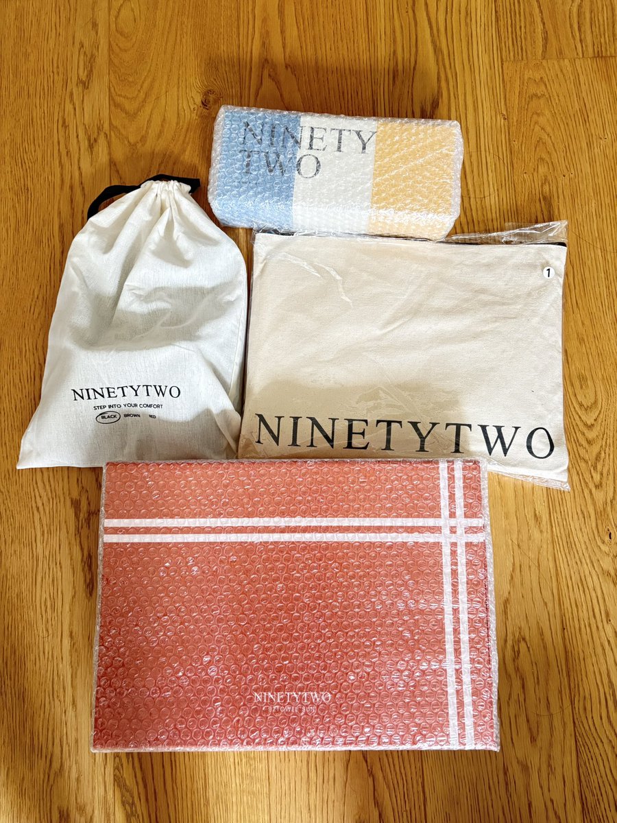 s_phid's tweet photo. From TH 🇹🇭> DK 🇩🇰
The little one couldn’t wait opening the package. So fast. Thank you 🙏 

Next time smaller size please 😅🫣

#NINETYTWO 
#SoftDaysCozyWays
#92Sleepwear 
#92Socks 
#92Towels
#srchafreen https://t.co/LAWKVG326L