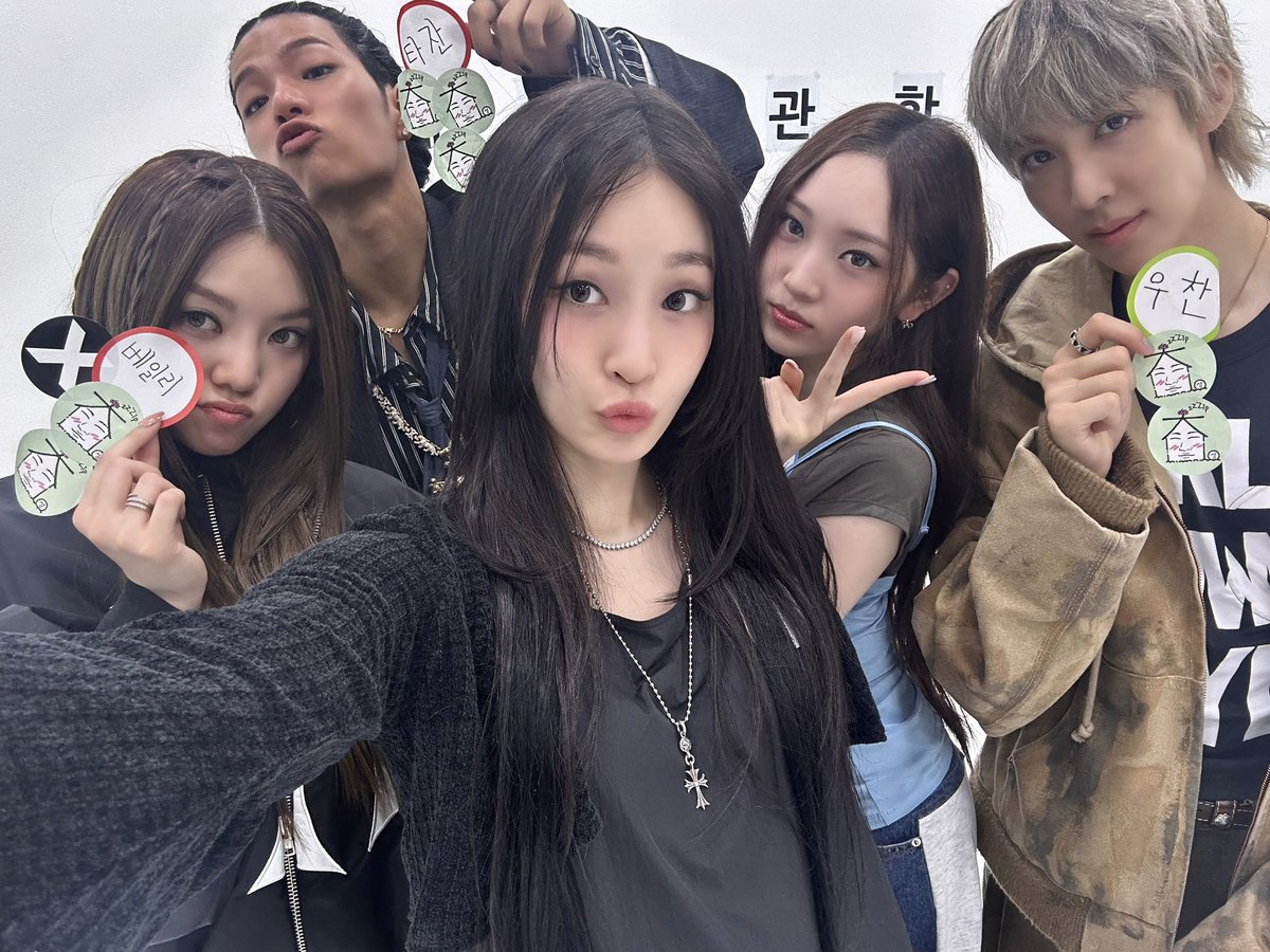 ALLDAY_PROJECT's tweet photo. [📹] [SUB] 🔥Wicked한 선배와의 첫 예능 프로젝트 : 예능 사관 학교🔥 | 올데이 프로젝트 집대성함 | 집대성 ep.63

🔗 https://t.co/bsXYoFPkwk

#ALLDAYPROJECT #ADP #올데이프로젝트
#FAMOUS #WICKED
#집대성
#THEBLACKLABEL #더블랙레이블 https://t.co/ls1g4aNRuJ