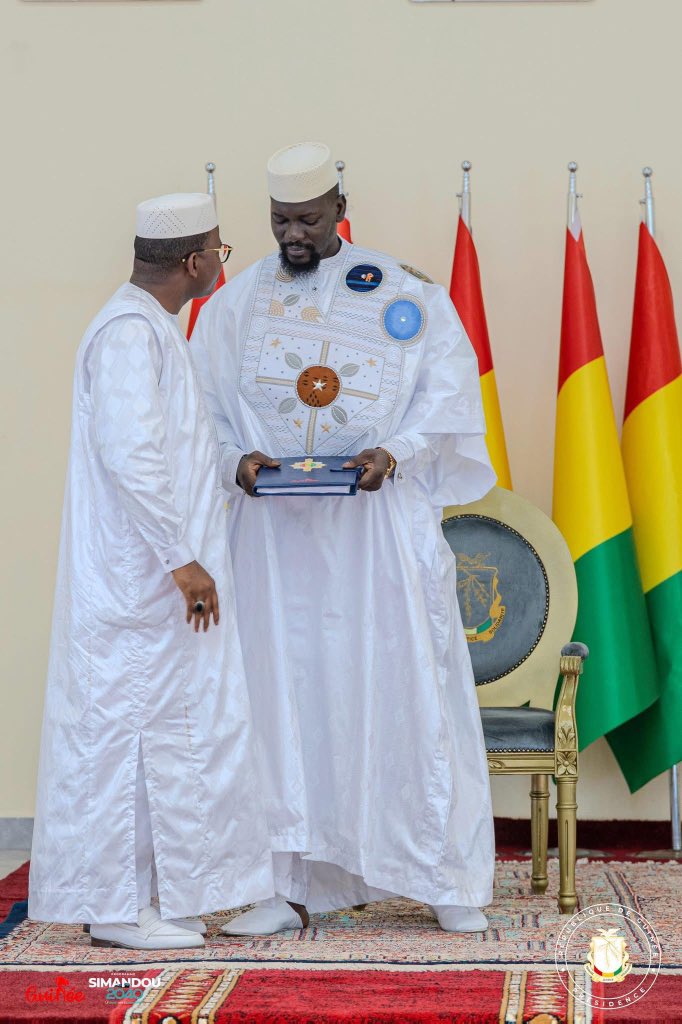 bahourykigna's tweet photo. Grande fierté après la remise officielle du projet de Constitution au Président Mamadi Doumbouya. C’est un tournant majeur pour le retour à l’ordre constitutionnel et une étape clé vers une République moderne et réconciliée. Ce texte, fruit d’un travail collectif, exigeant et inclusif, marque notre volonté commune de bâtir une Guinée nouvelle.
Je salue la vision du Président et le travail exceptionnel du CNT et de tous les Guinéens impliqués.
#EnsemblePourLaGuinée🇬🇳