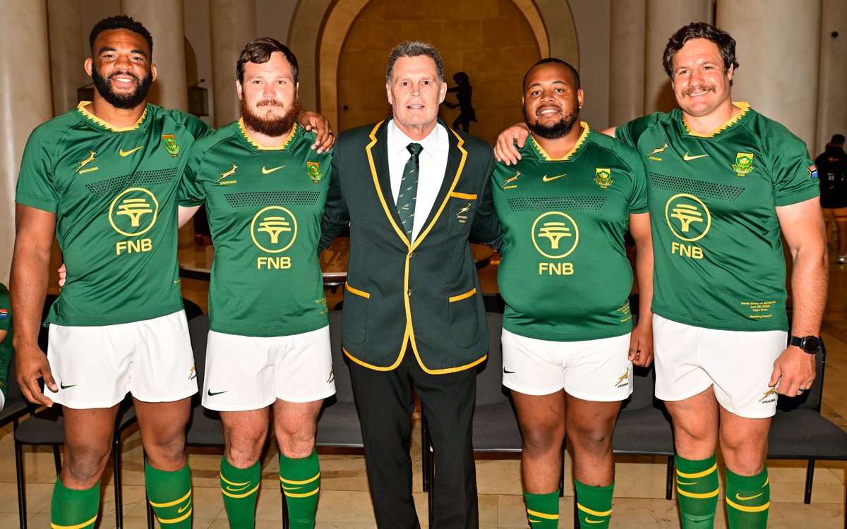 Your #Springboks team to face the <a href="/Barbarian_FC/">Barbarian FC</a> in Cape Town tomorrow, and what a special team photo for Jesse, Vincent, Marnus, Asenathi and Neethling 🤩
#ForeverGreenForeverGold