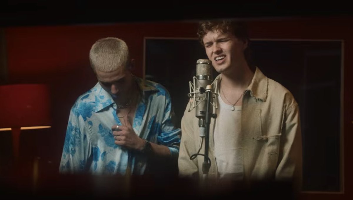 itador1es's tweet image. #dearALICE - Save Us (visualizer) is out🥹🩷go prep ur tissue to wipe ur tears🙂‍↕️

⛓️‍💥: youtu.be/4mic217bP-g?si…

#dearALICE #SaveUs #dearALICE_SaveUs #bitterSWEETsummer 
#OllyQuinn #ReeseCarter #ACEZ