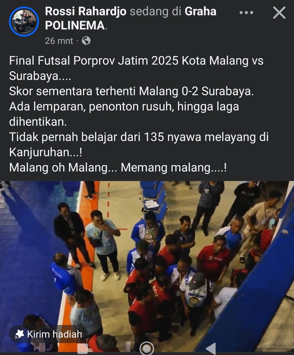 "dari Kanjuruhan kita belajar...."

TAEKKK!

Kalian tidak belajar apa-apa, goblok!

Final Porprov futsal SBY vs Malang kok malahan full: "bonek dibunuh Saja" tok ae.

Goblok! 
Utek Kakean mbadog sound horeg yo ngono iku.