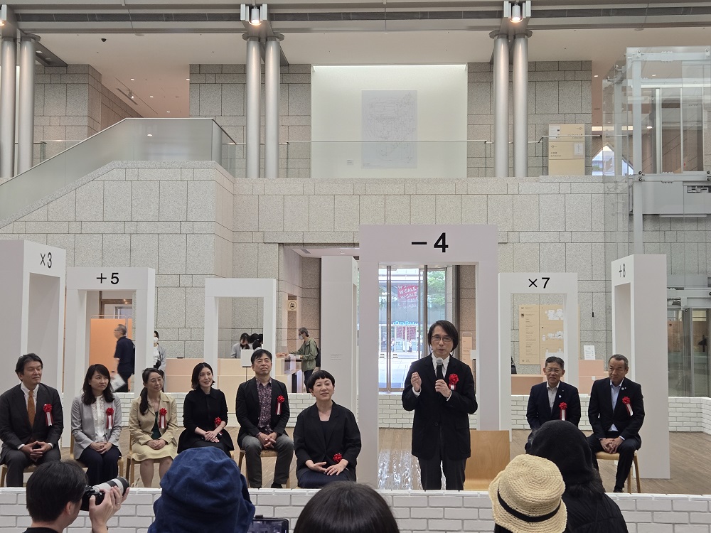 MinatomiraiNow's tweet image. \佐藤雅彦展 新しい×(作り方+分かり方)/
#横浜美術館 で明日から開催❣
「#ピタゴラスイッチ」「#だんご3兄弟」「#ポリンキー」「I.Q Intelligent Qube」「0655/2355」…。
#佐藤雅彦氏 の「作品を作る作り方」を展示する世界初の展覧会です🥰
#みなとみらい
minatomirai21.com/art-culture/11…
