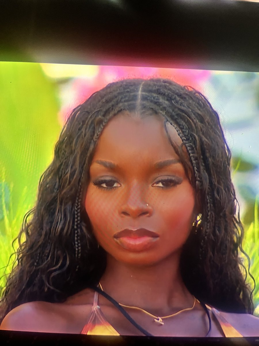 keefsdaughter's tweet image. Mug is fucking insane. I would melt at the sight of her 😩 #LoveIslandUSA