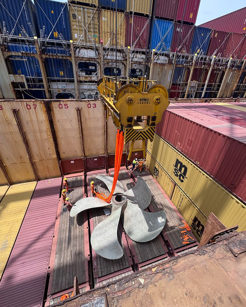 On June 11, #CICT expertly discharged a 38,400kg #propeller (7.42m x 7.42m x 1.7m). After careful planning &amp; storage, it was safely loaded out on June 26. 

A true display of precision, teamwork &amp; breakbulk excellence.

#Breakbulk #HeavyLift #PortExcellence #SriLanka